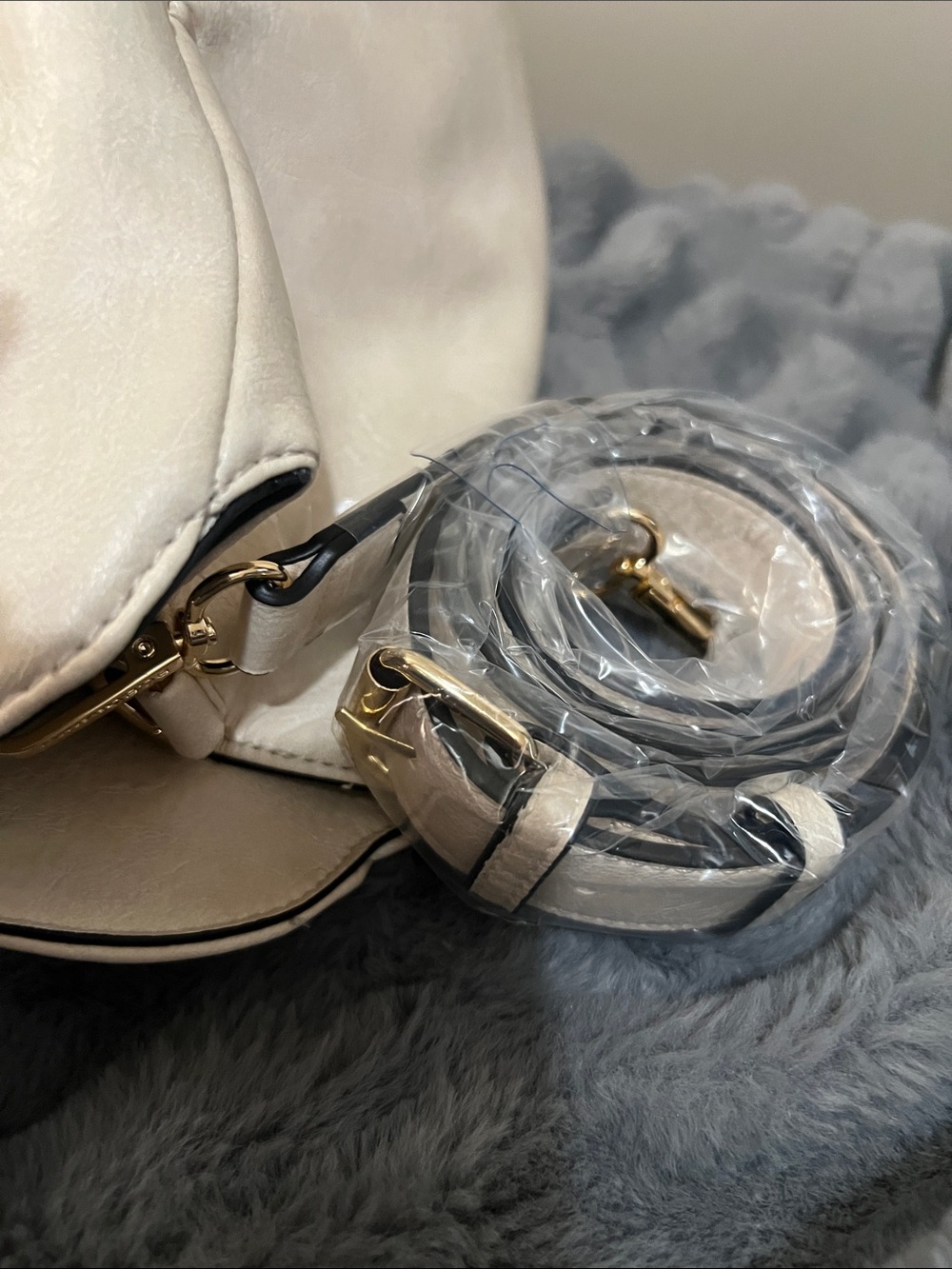 BCBGeneration Ivory Satchel / Crossbody retail $88 NWT - Picture 7 of 7